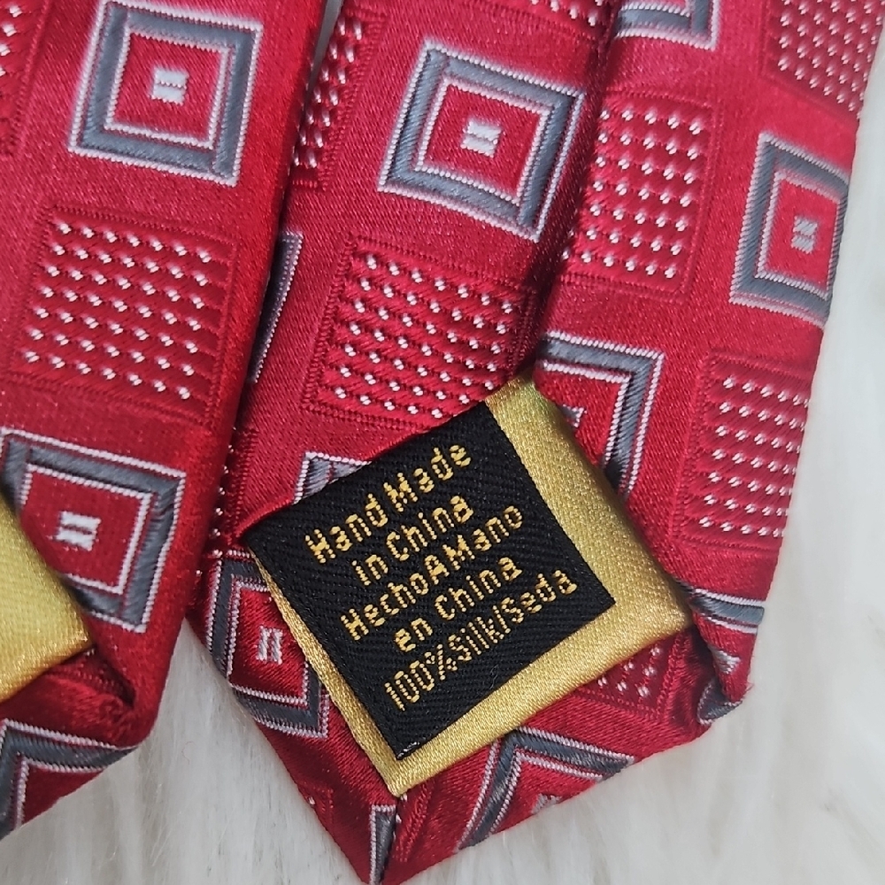 Donald J. Trump Signature Collection Red Geometric Silk Tie - Picture 4 of 6